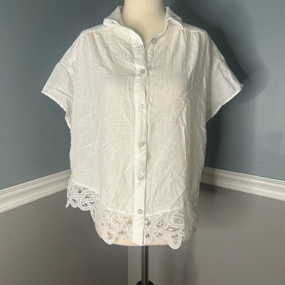 American Eagle White oversized Lace Trim‎ Button Down Top Short Sleeve Blouse